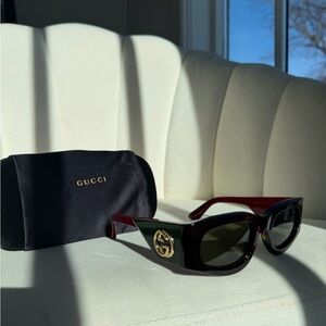 Gucci Dark Tortoiseshell Cat-Eye Sunglasses with Gold GG Detail